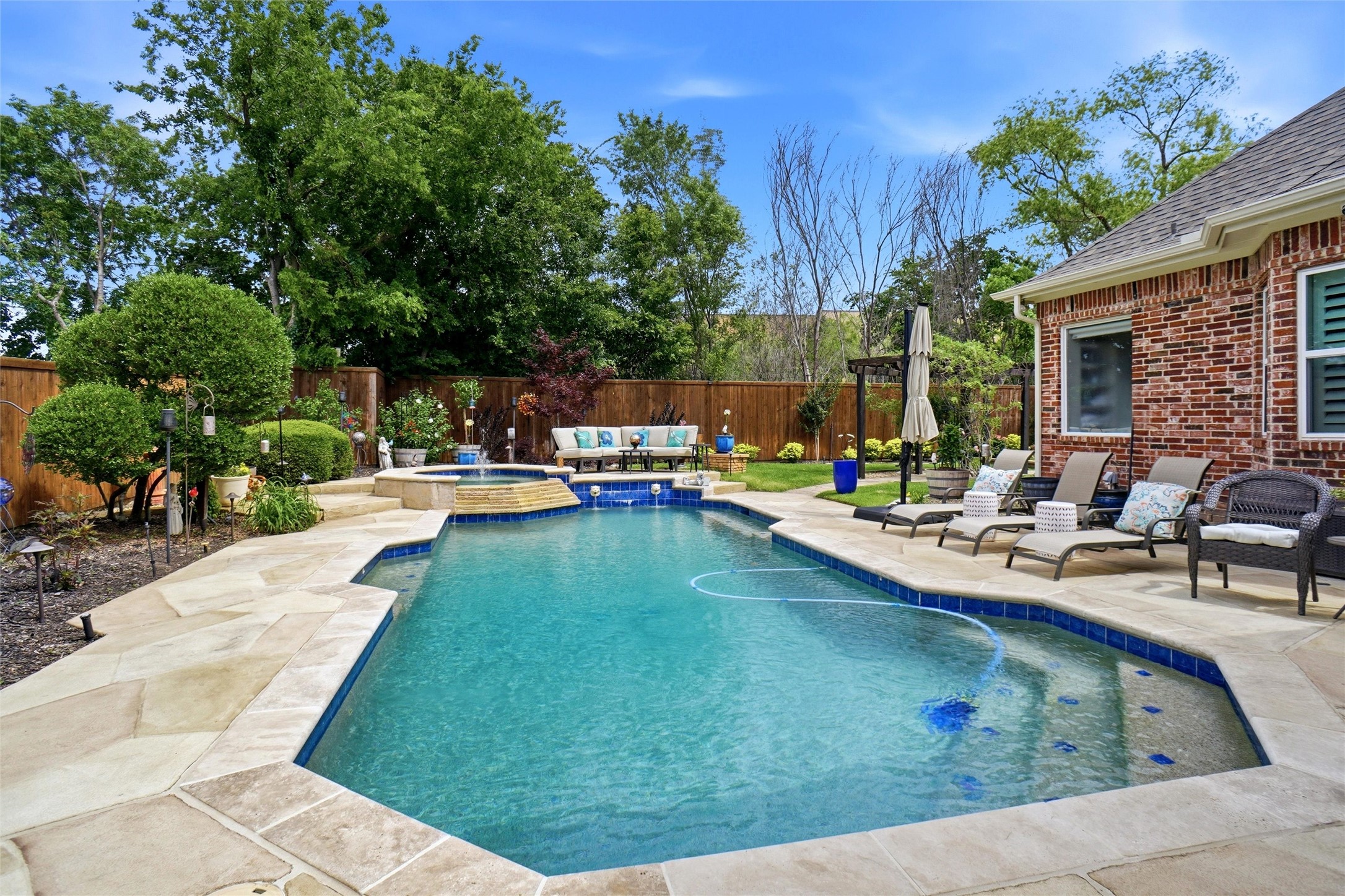 9009 Thornway Drive North Richland Hills TX 76182