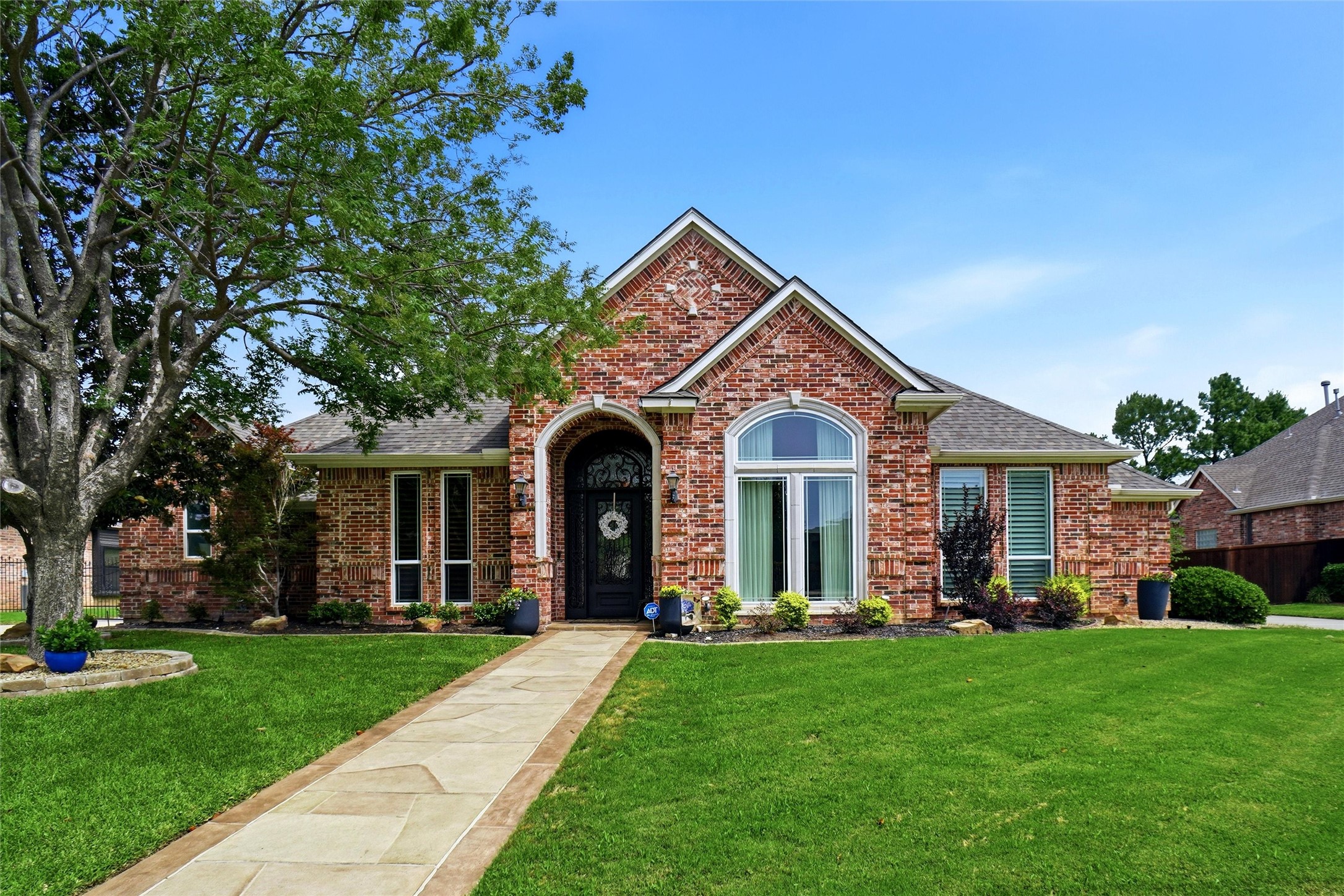 9009 Thornway Drive North Richland Hills TX 76182