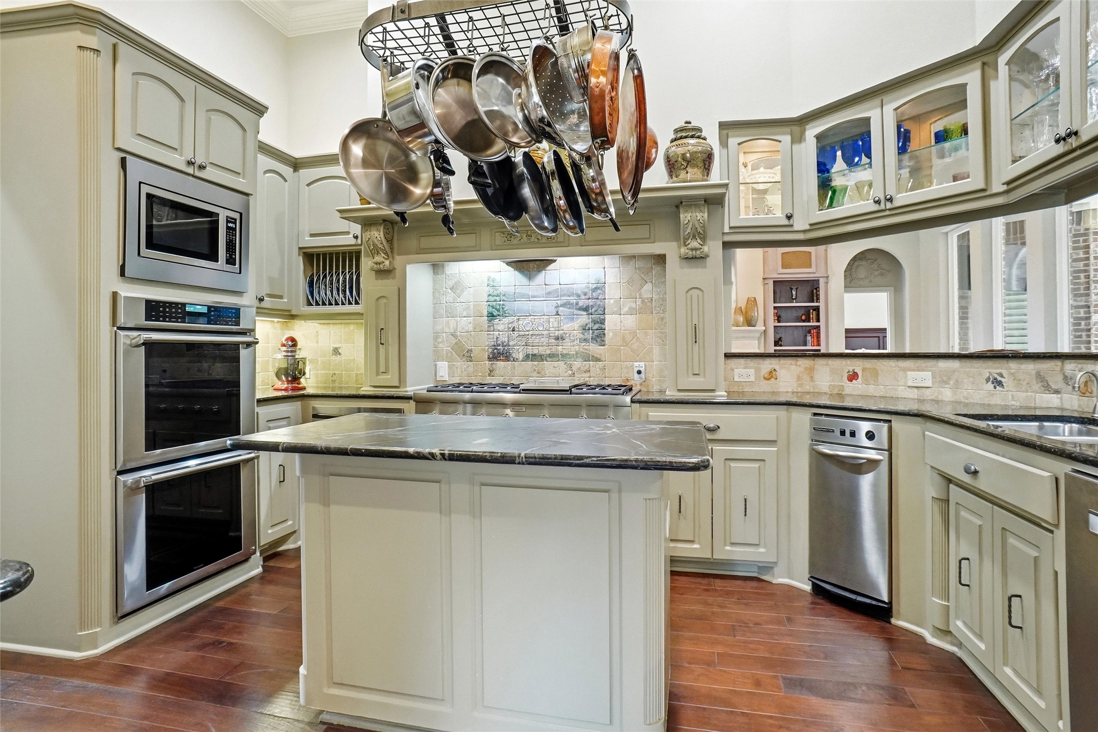 9009 Thornway Drive North Richland Hills TX 76182