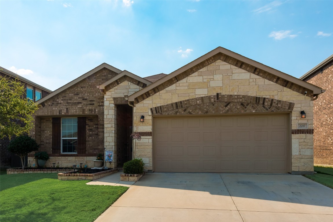 2217 Buelingo Lane Fort Worth TX 76131