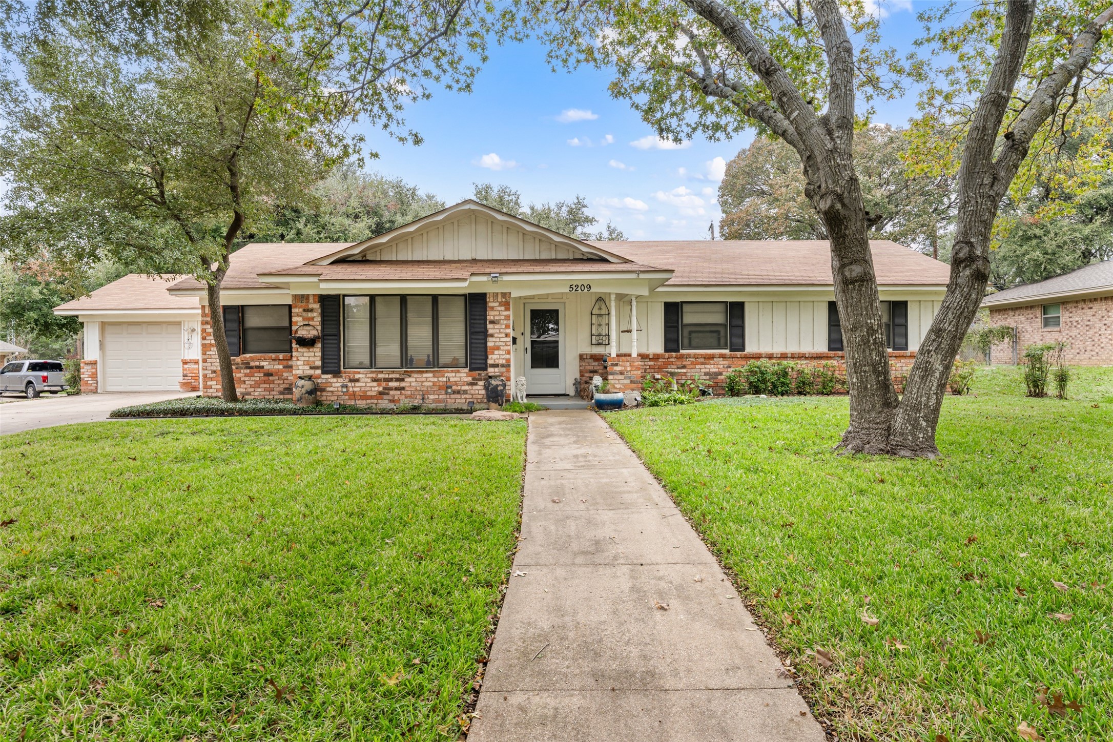 5209 Live Oak Avenue Waco TX 76710