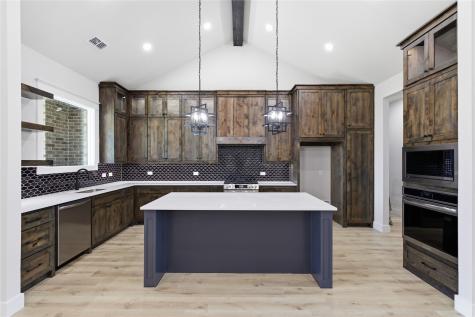 713 Anne Road Van Alstyne TX 75495