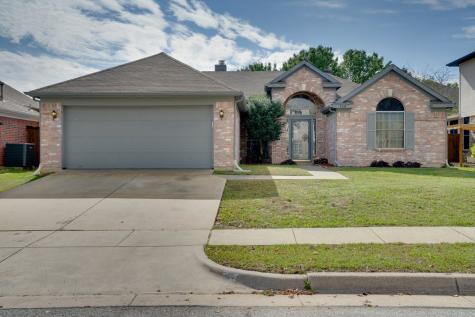 708 Gentry Drive Arlington TX 76018