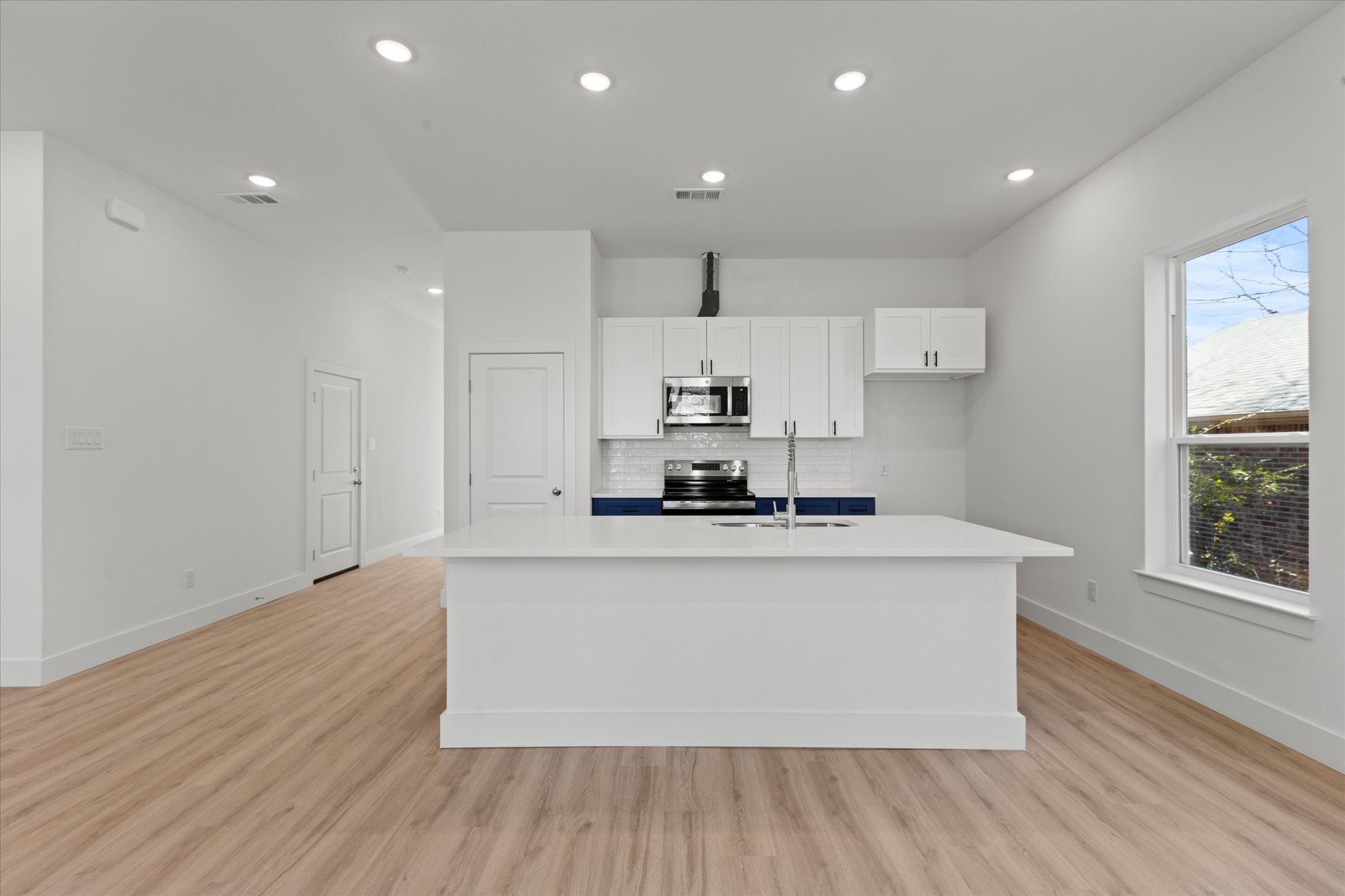 919 W Day Street Denison TX 75020