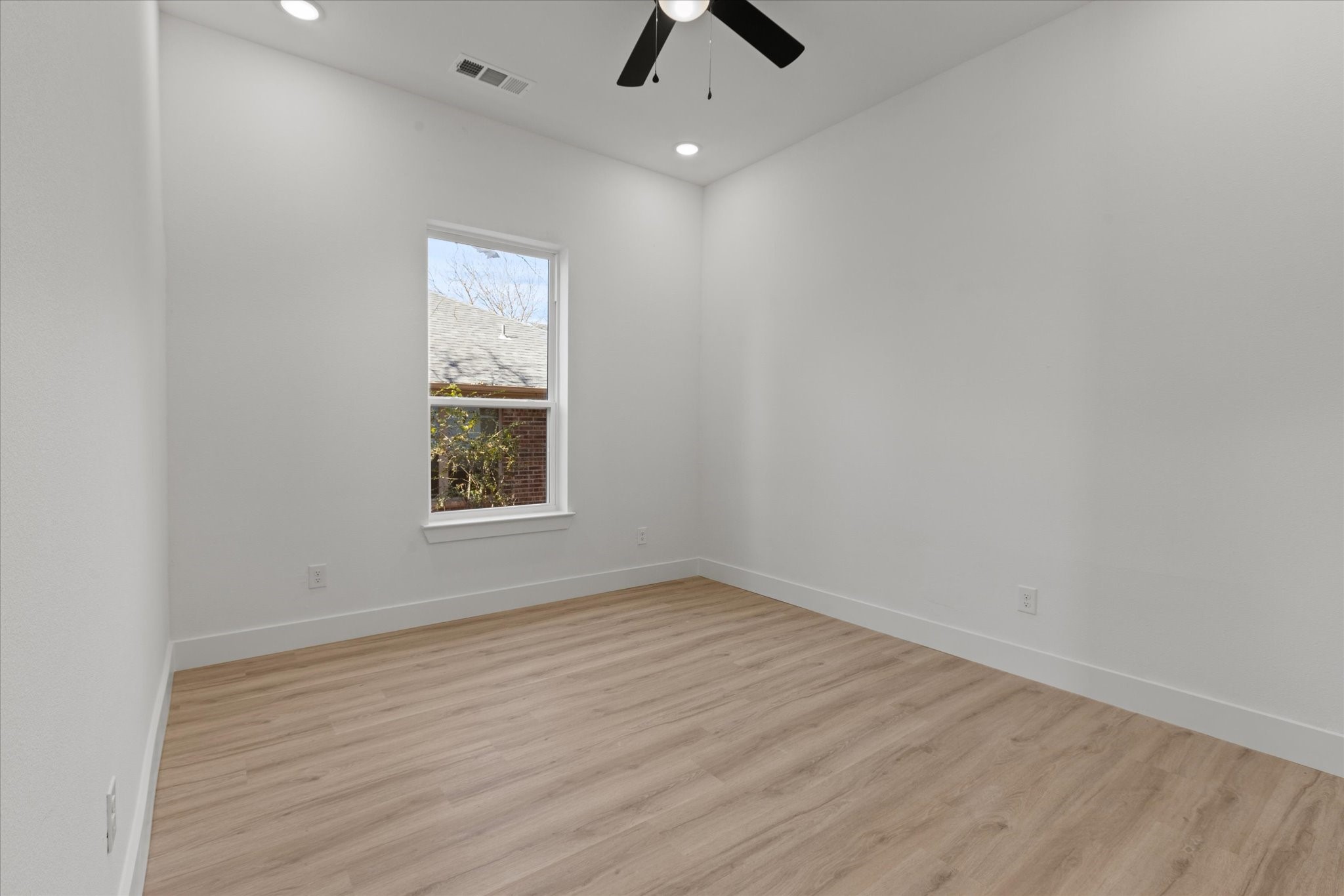 919 W Day Street Denison TX 75020