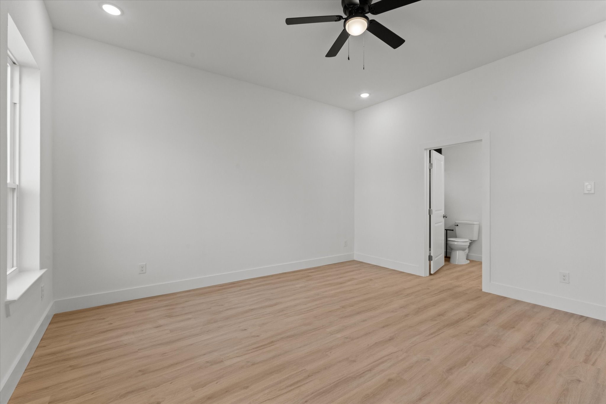 919 W Day Street Denison TX 75020