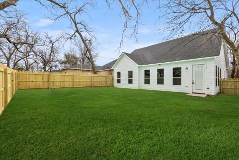 919 W Day Street Denison TX 75020