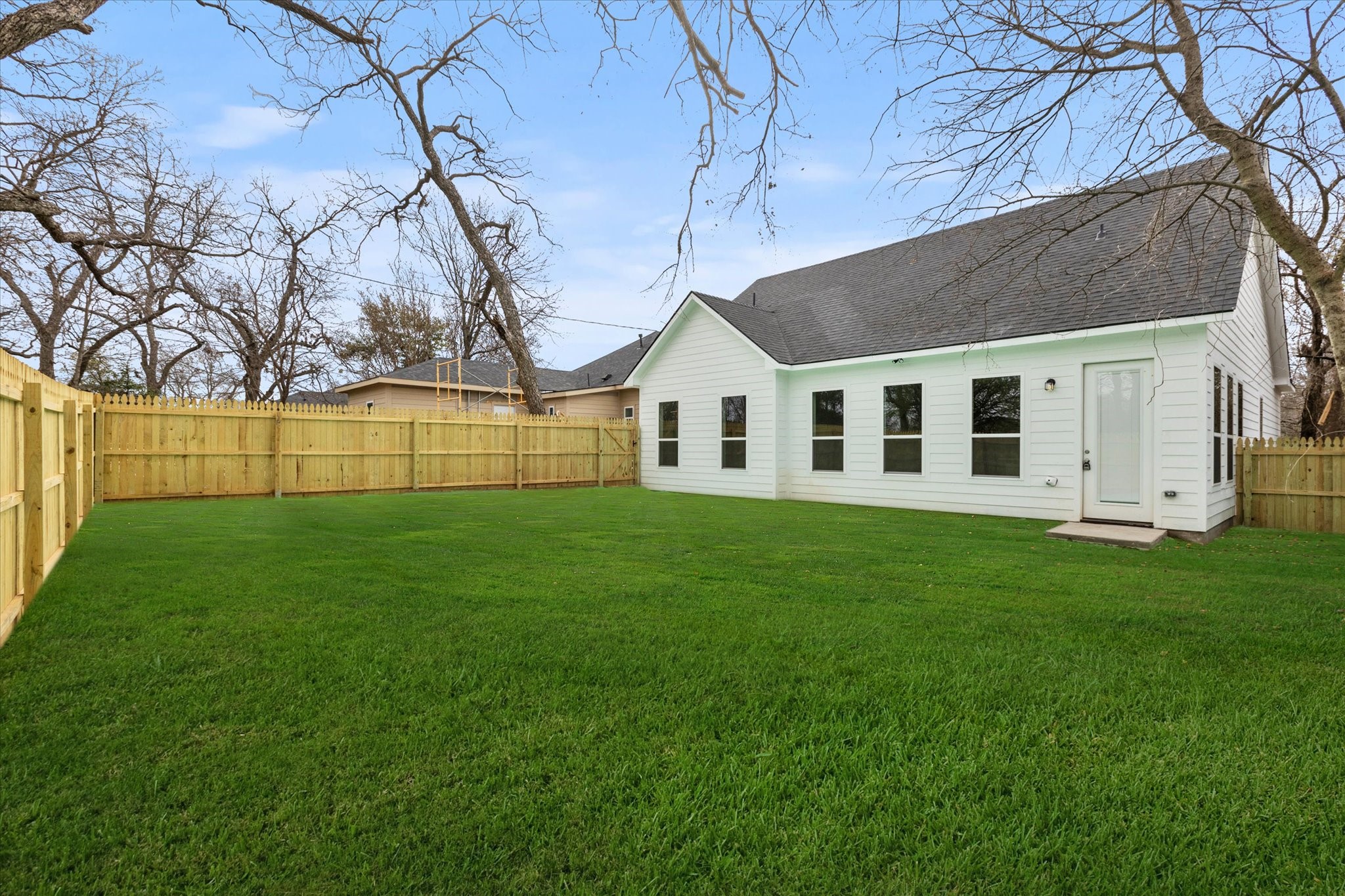 919 W Day Street Denison TX 75020