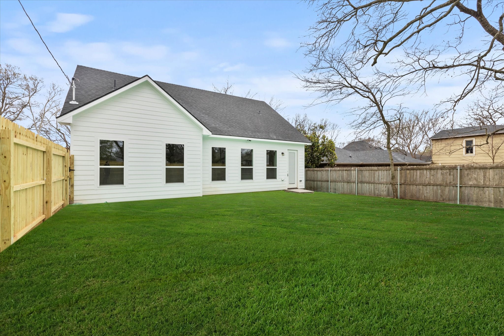 919 W Day Street Denison TX 75020
