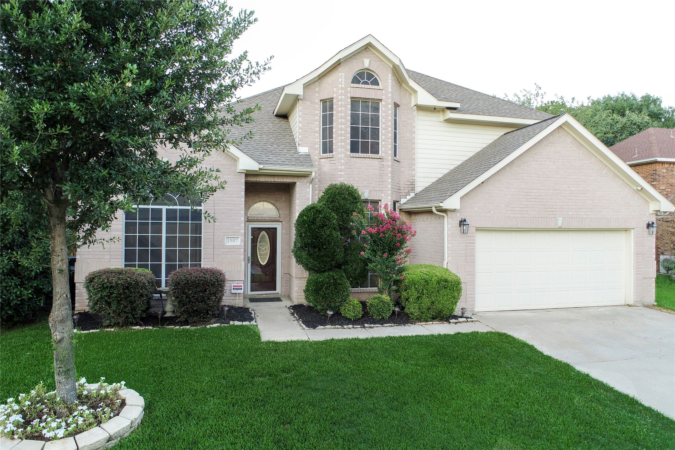 1907 Pavia Court Arlington TX 76006