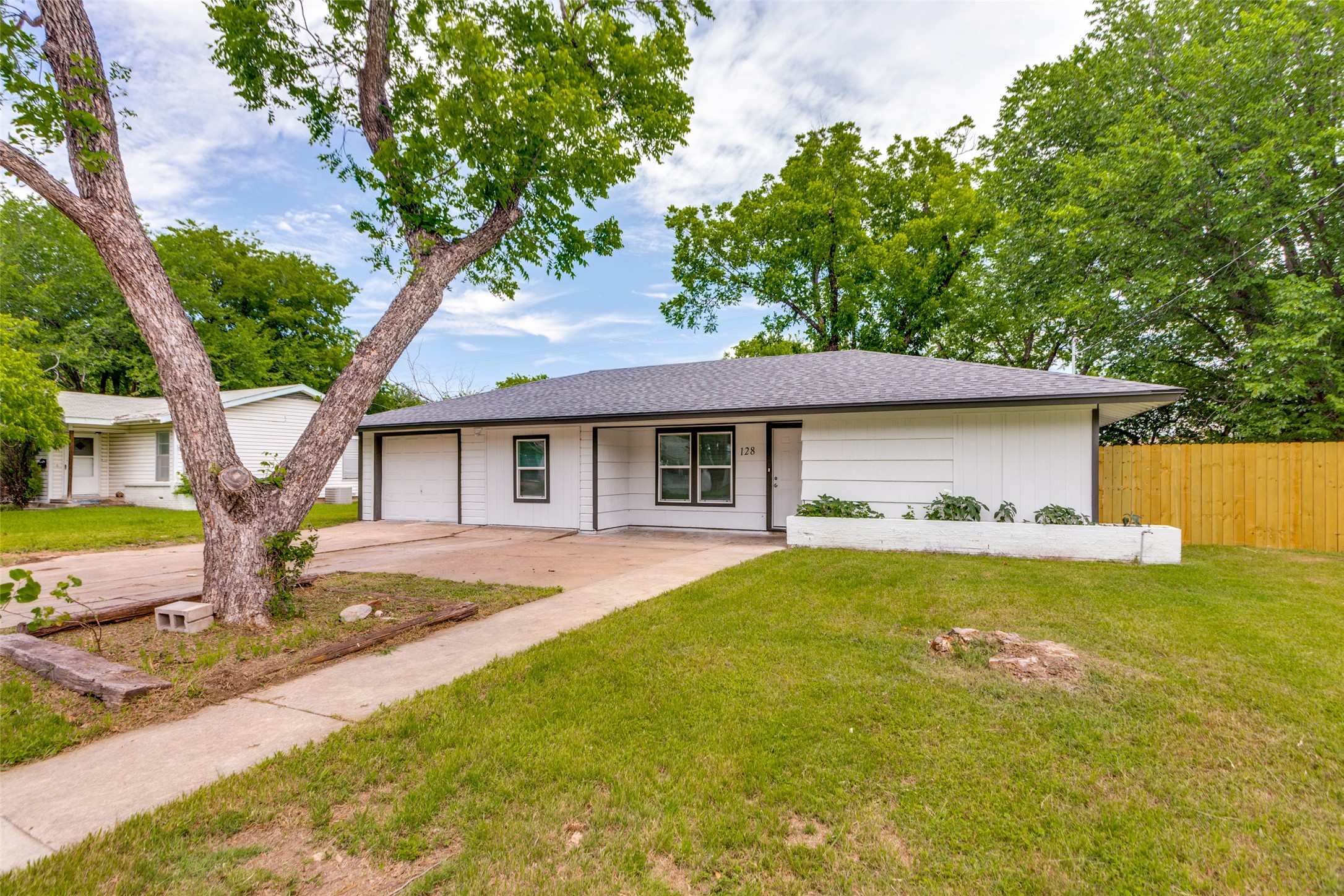 128 NW Lorna Street Burleson TX 76028