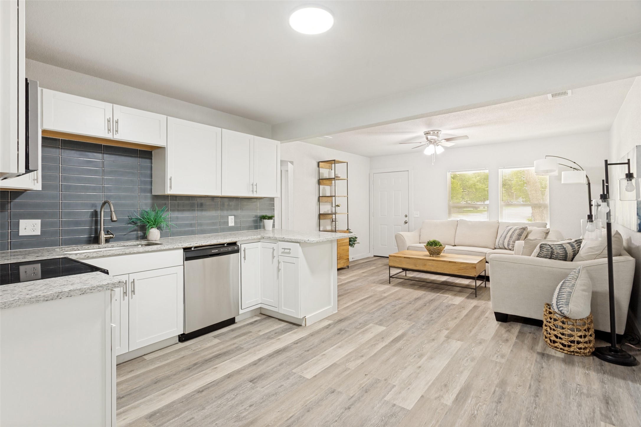 128 NW Lorna Street Burleson TX 76028
