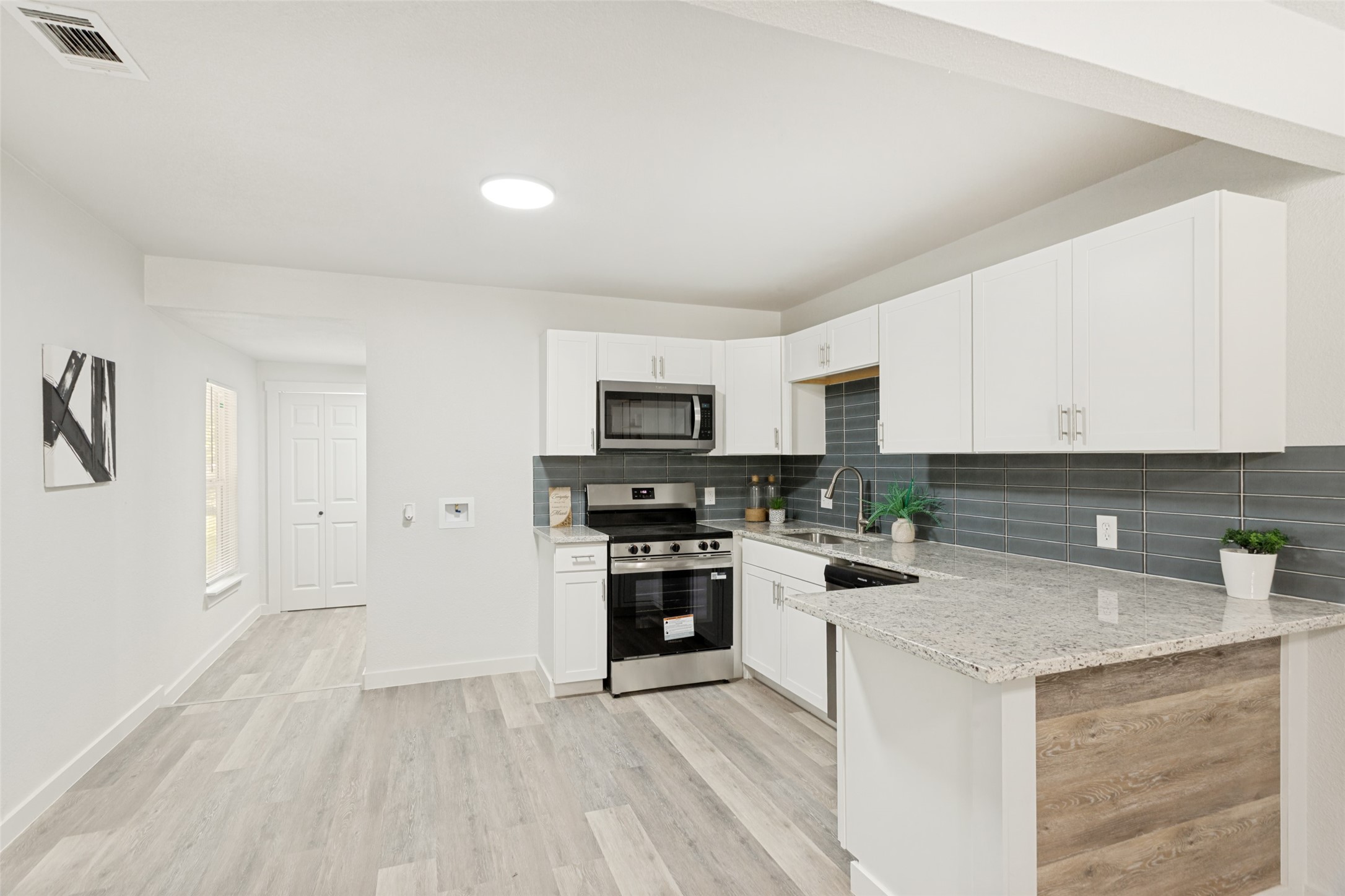 128 NW Lorna Street Burleson TX 76028
