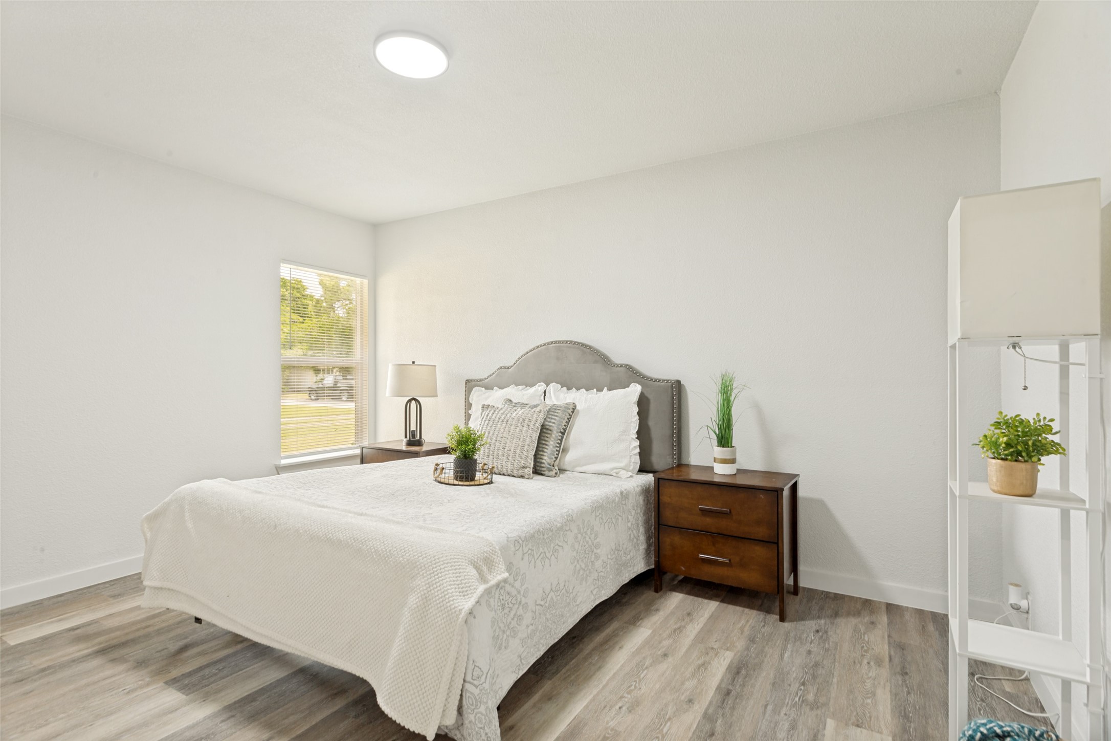 128 NW Lorna Street Burleson TX 76028