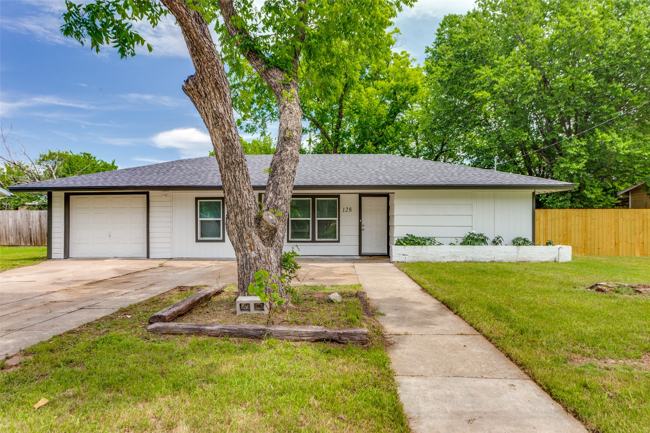 128 NW Lorna Street Burleson TX 76028