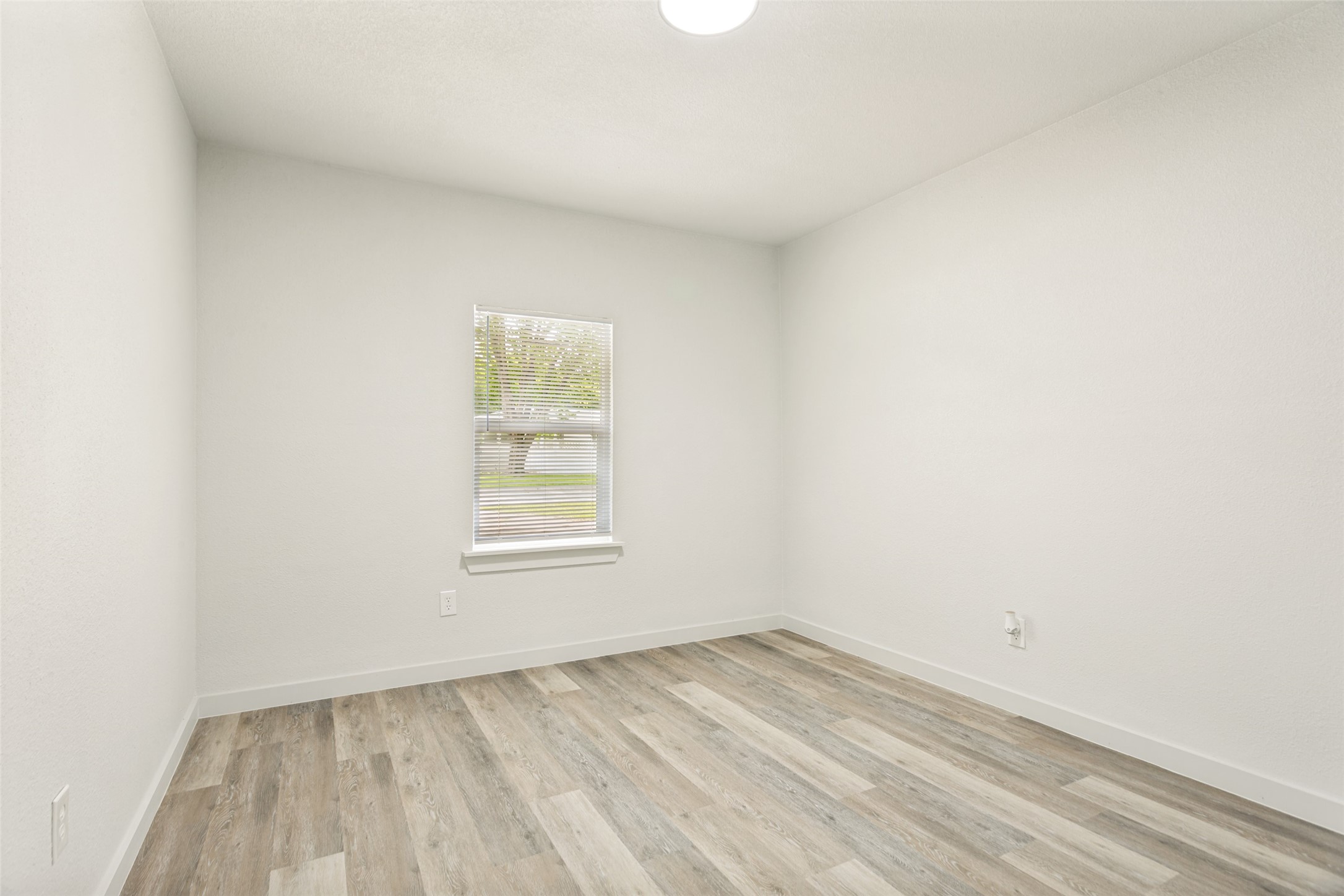 128 NW Lorna Street Burleson TX 76028
