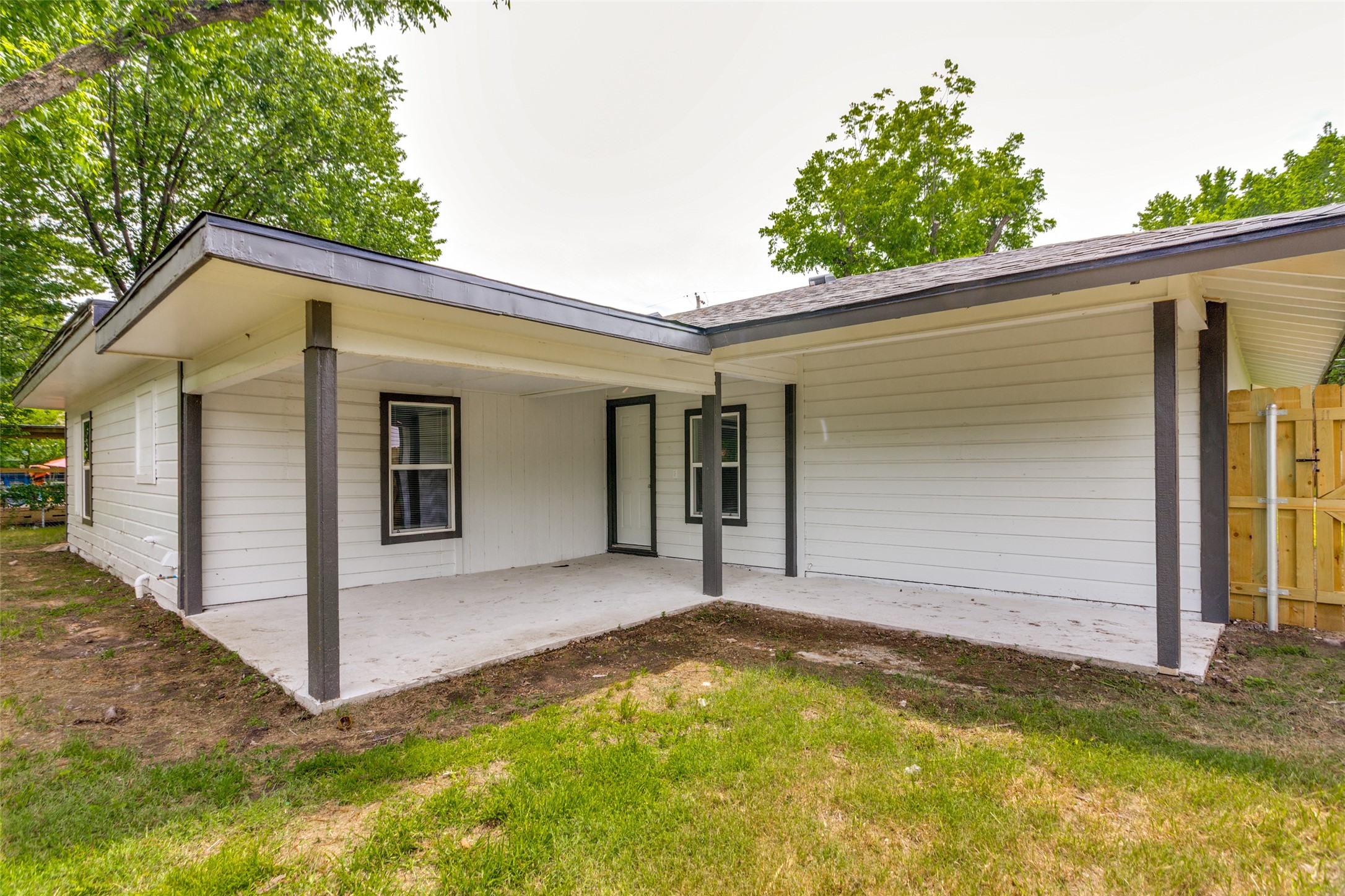 128 NW Lorna Street Burleson TX 76028