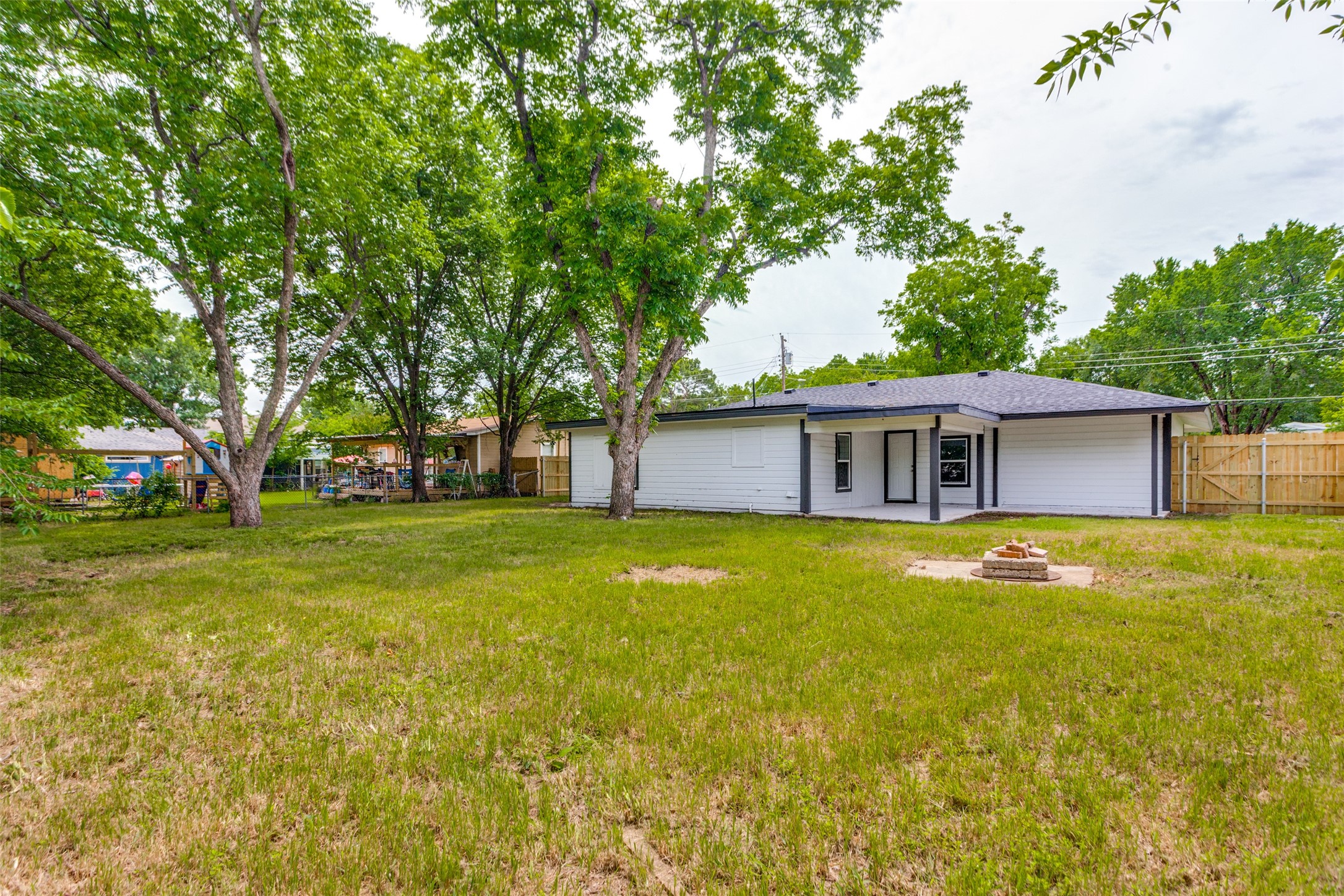 128 NW Lorna Street Burleson TX 76028