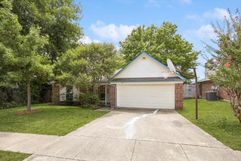 1009 Parkhill Avenue Saginaw TX 76179