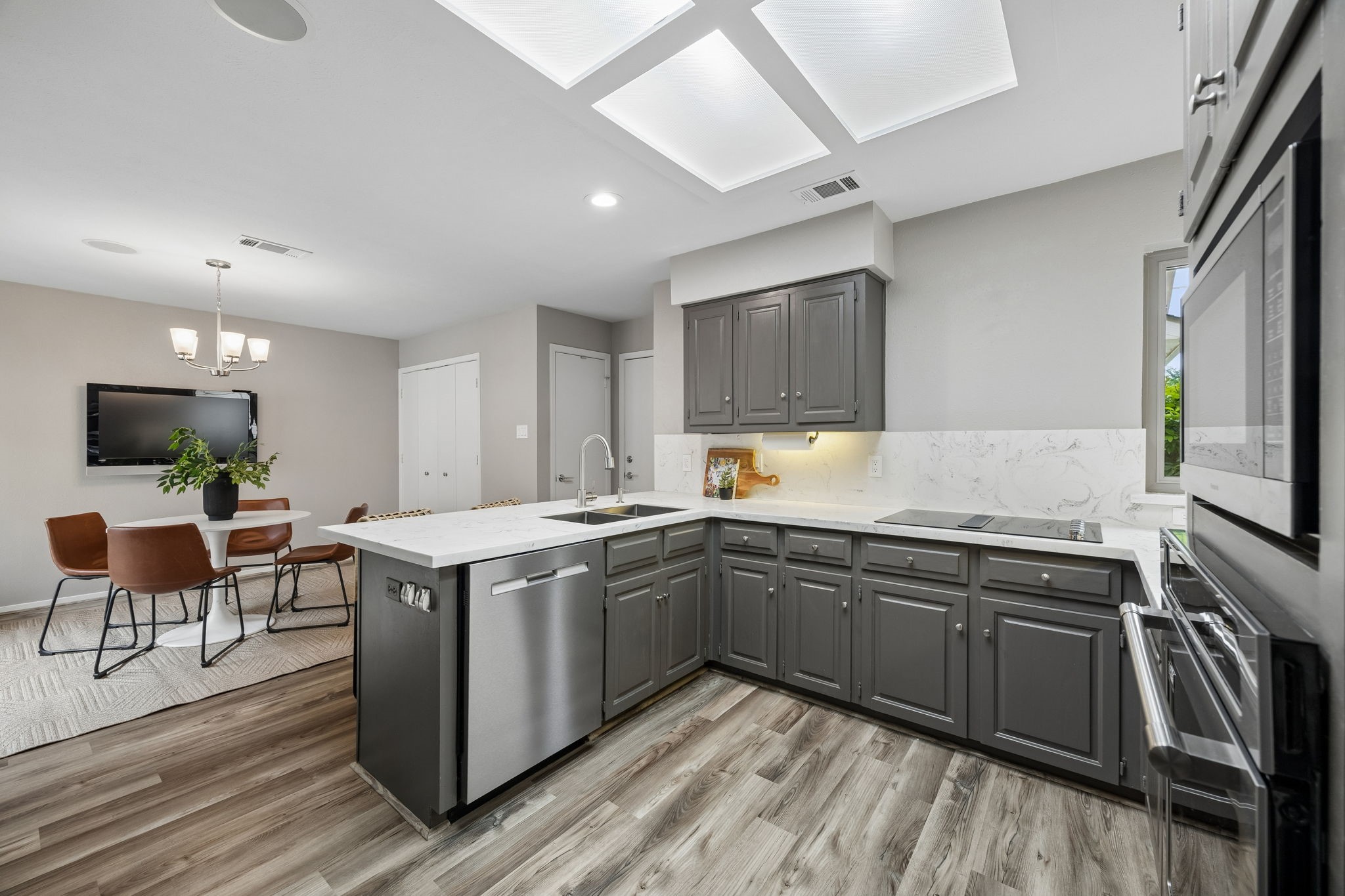 9060 Stone Creek Place Dallas TX 75243