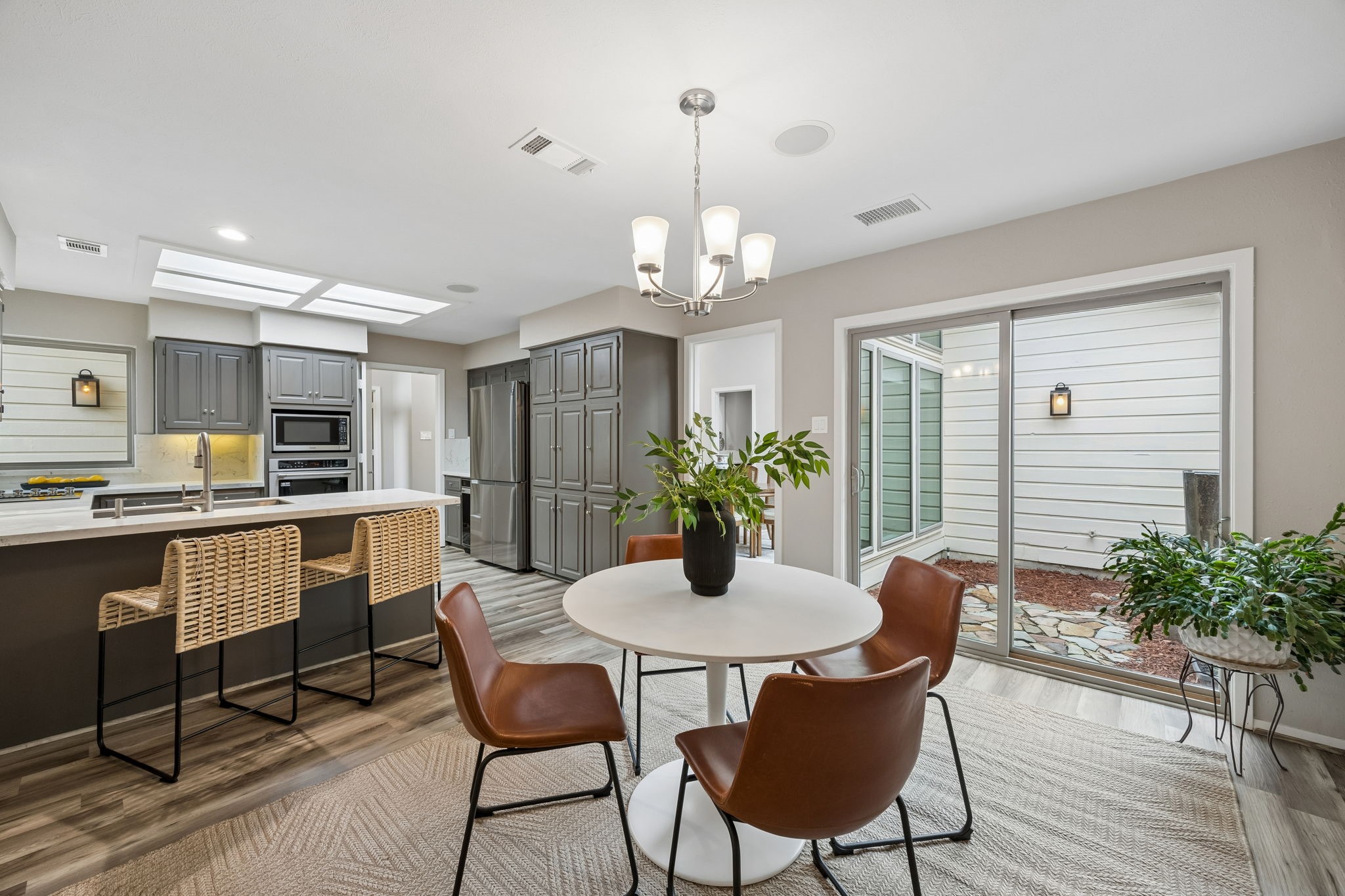 9060 Stone Creek Place Dallas TX 75243