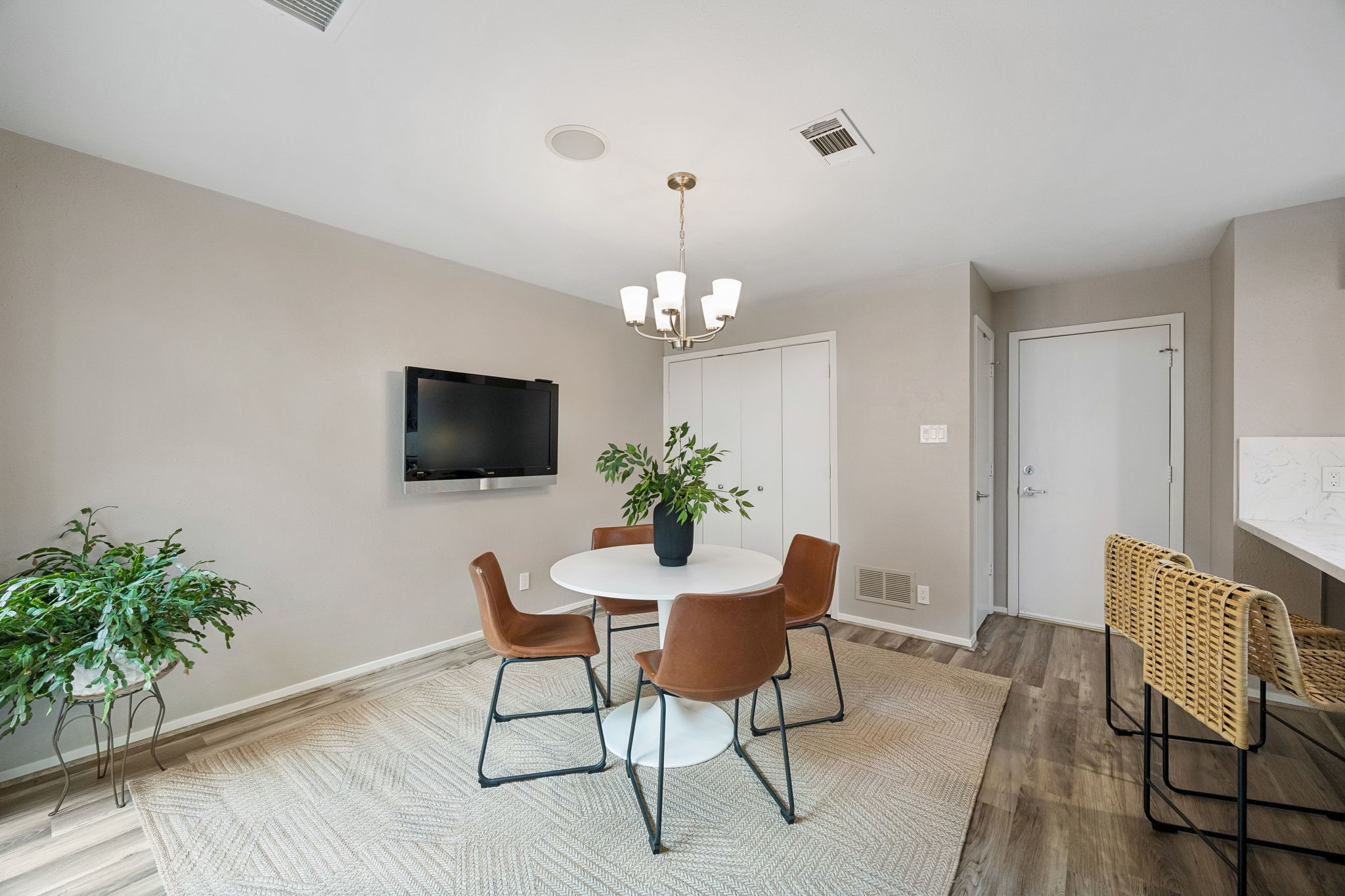 9060 Stone Creek Place Dallas TX 75243