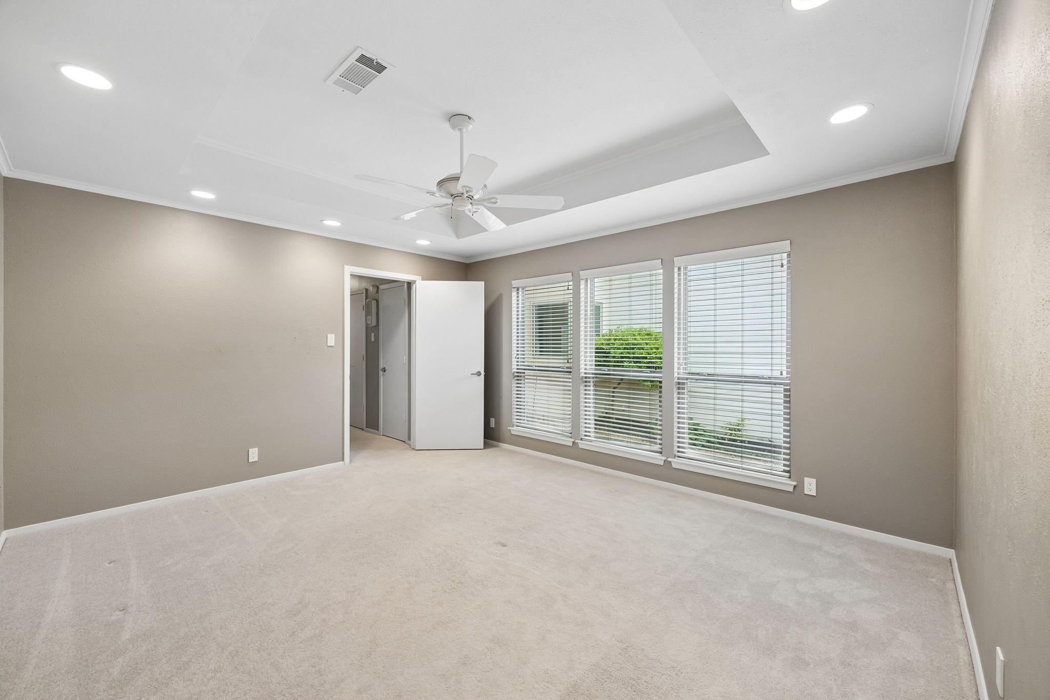 9060 Stone Creek Place Dallas TX 75243