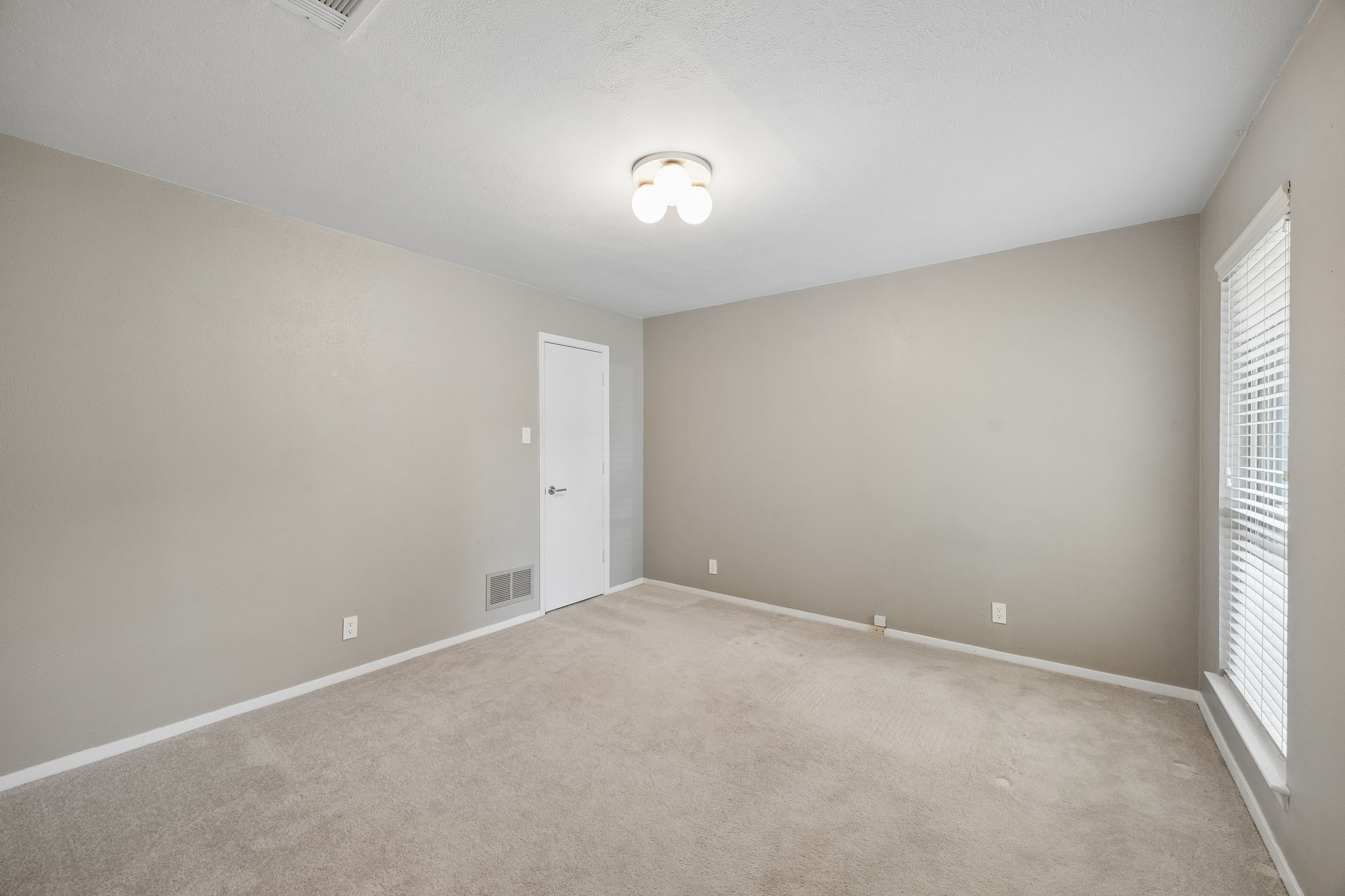 9060 Stone Creek Place Dallas TX 75243