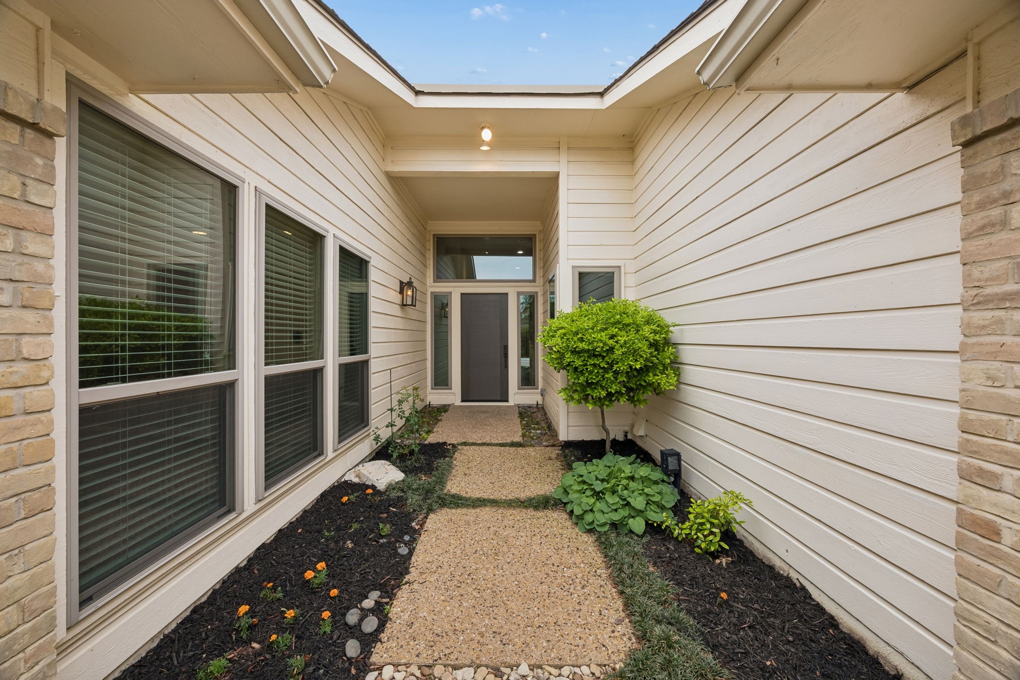 9060 Stone Creek Place Dallas TX 75243