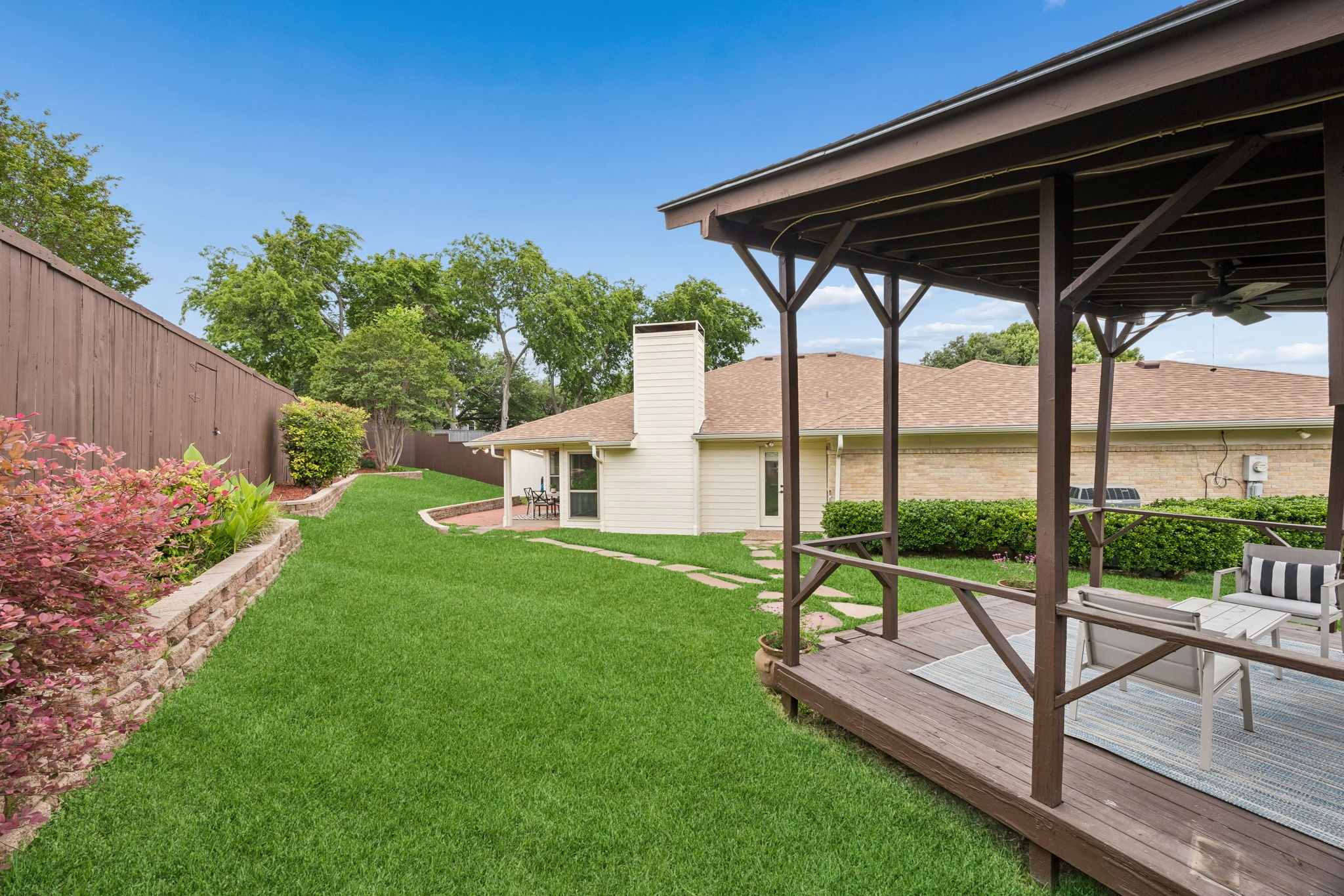 9060 Stone Creek Place Dallas TX 75243
