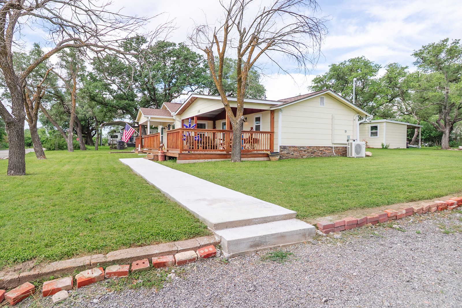 1808 S Oak Brady TX 76825