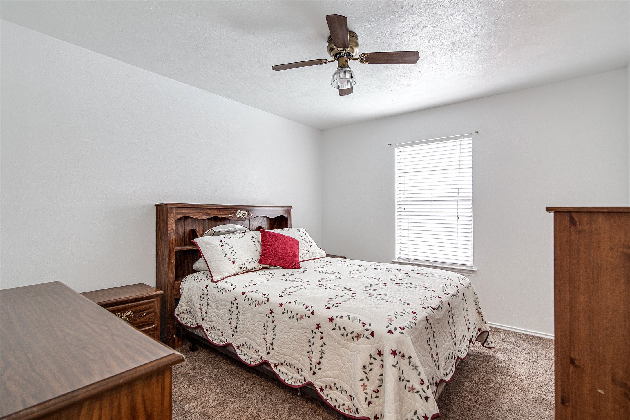 1003 Hyde Park Boulevard Cleburne TX 76033