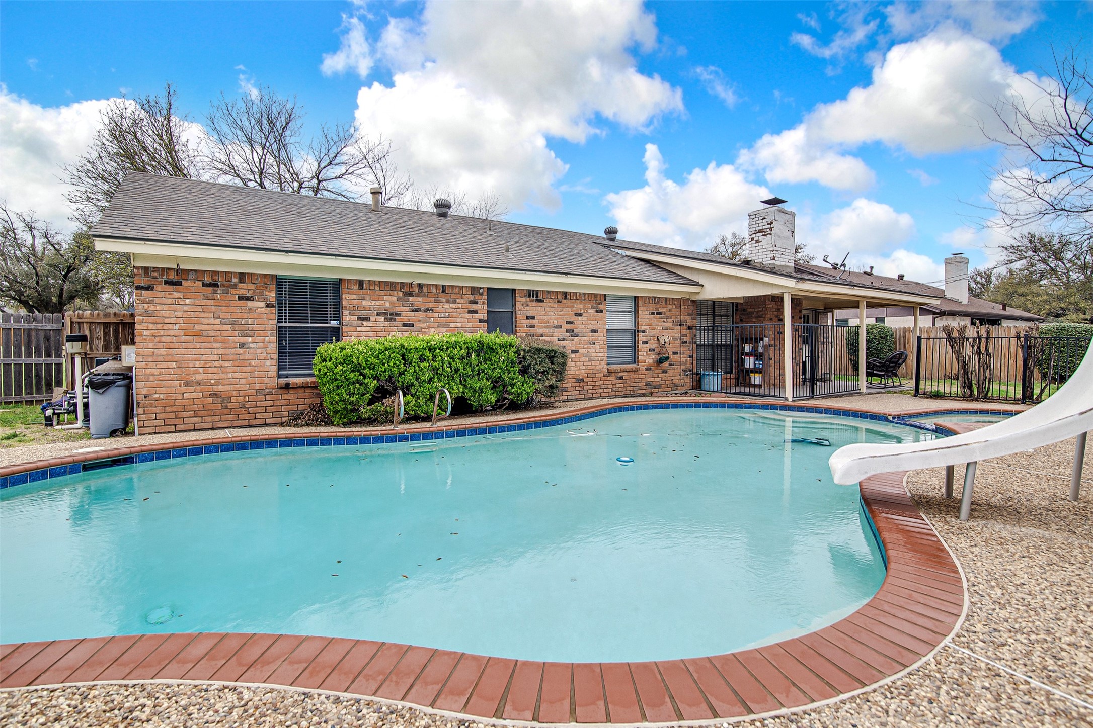1003 Hyde Park Boulevard Cleburne TX 76033