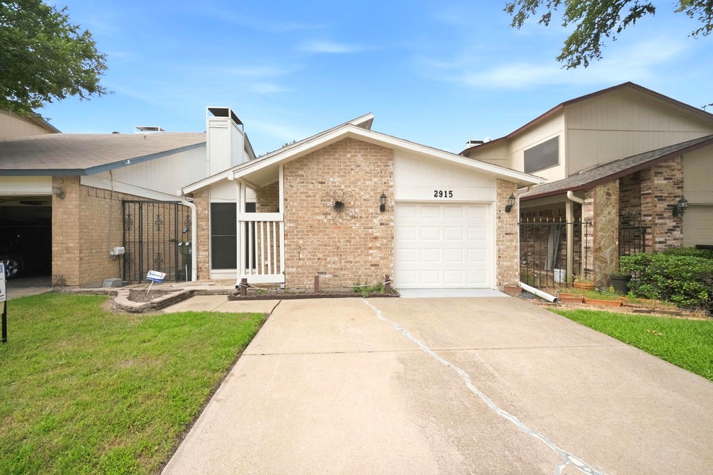 2915 Canis Circle Garland TX 75044