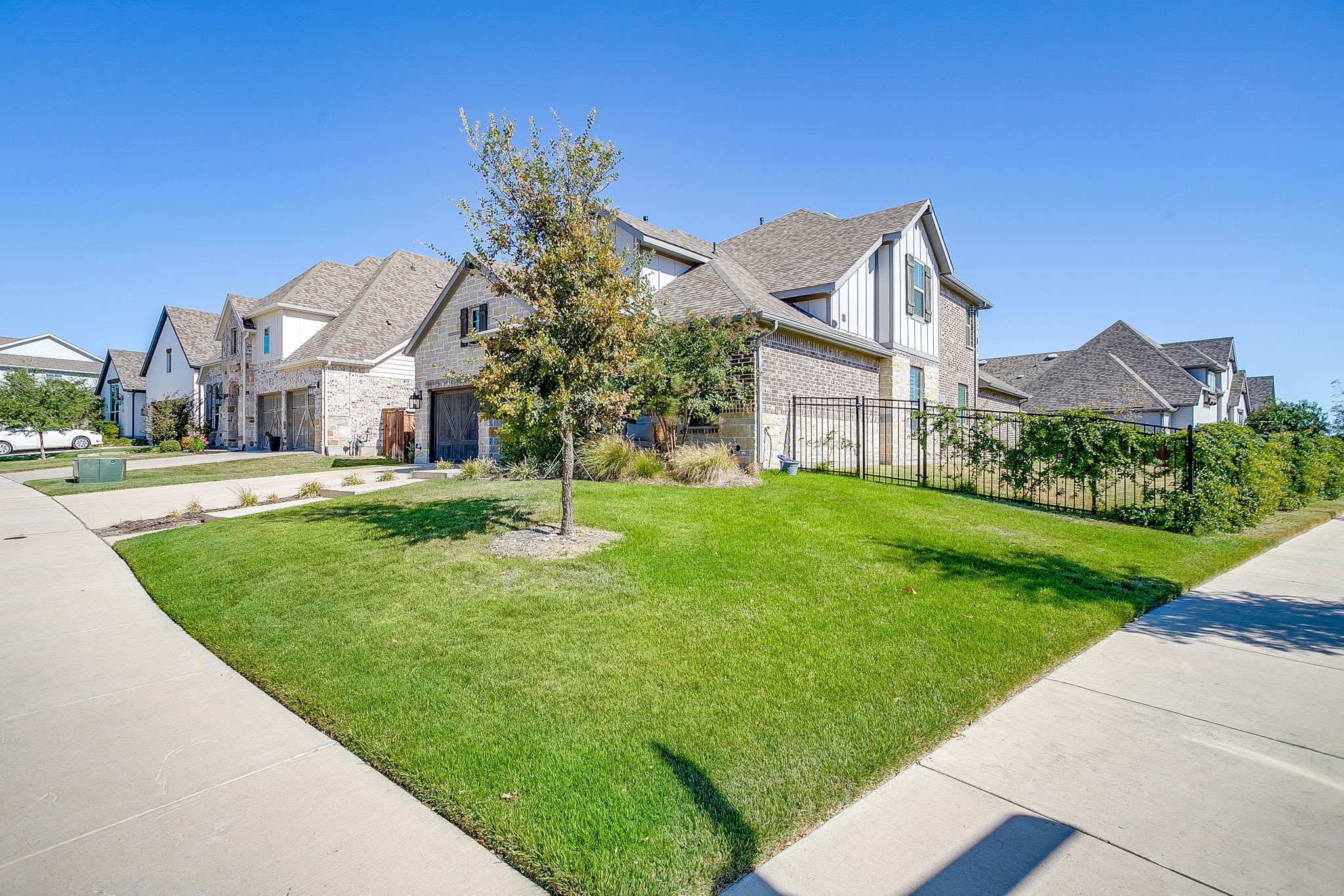 2009 Roundtree Circle E Fort Worth TX 76008