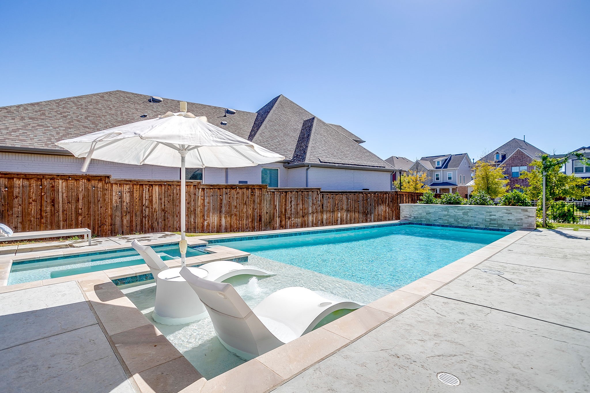 2009 Roundtree Circle E Fort Worth TX 76008
