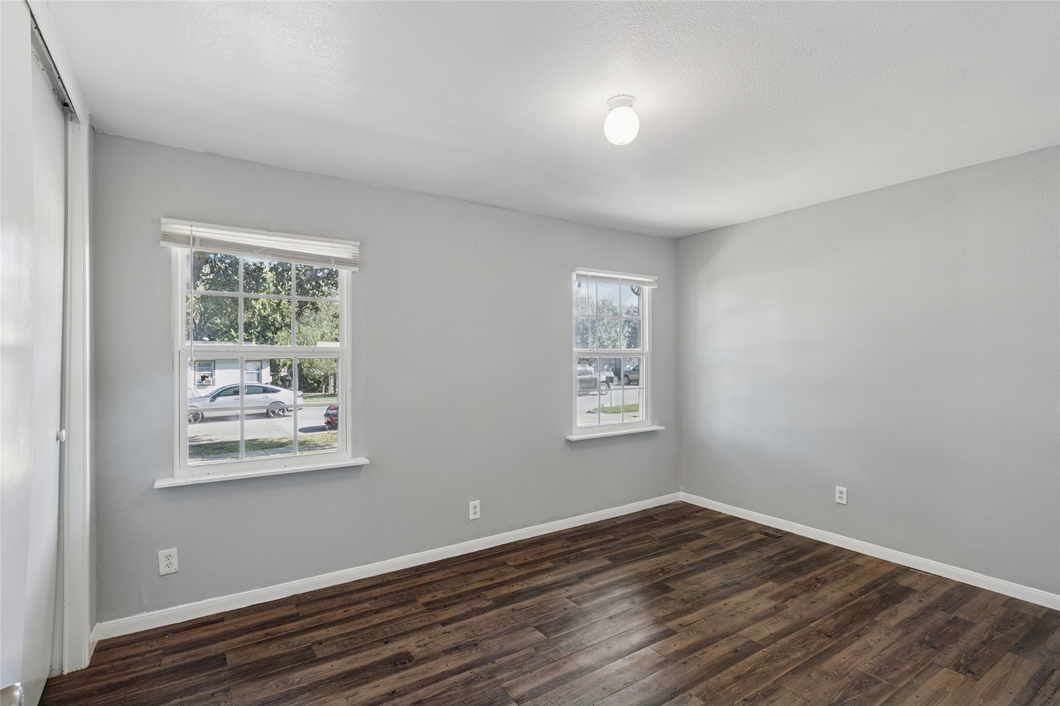 1304 E Lovers Lane Arlington TX 76010