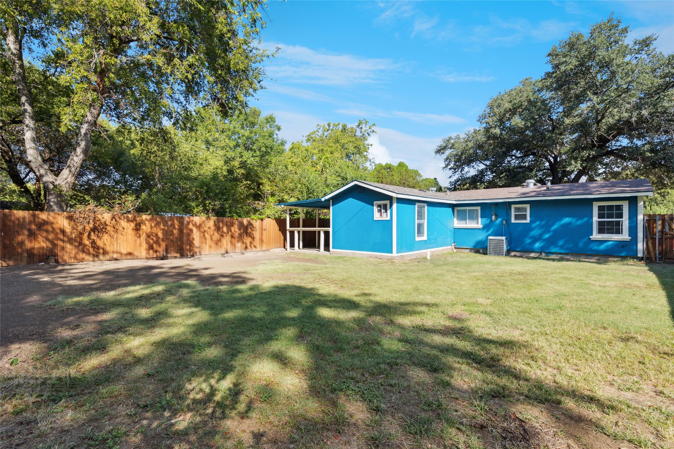 1304 E Lovers Lane Arlington TX 76010