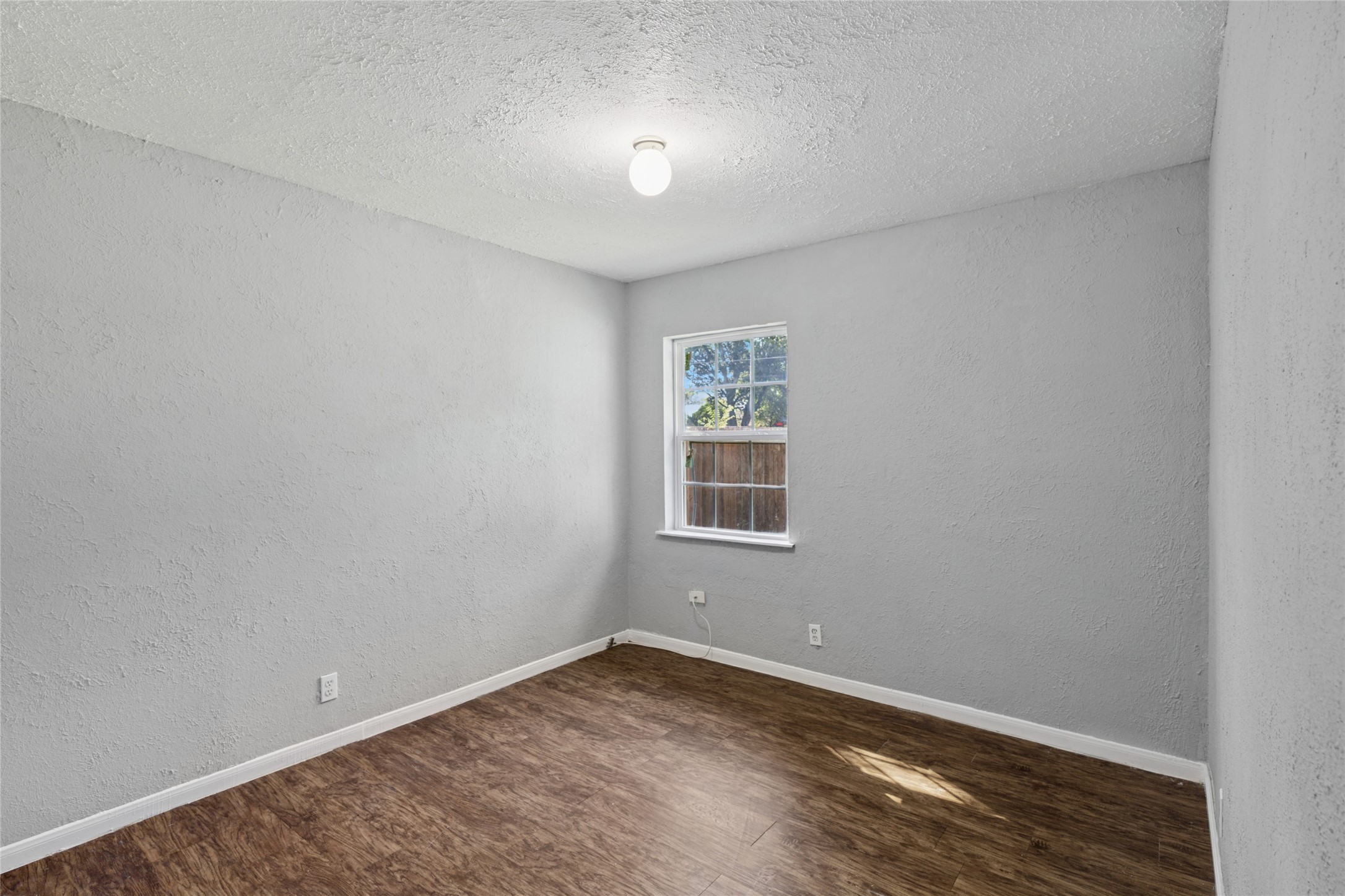 1304 E Lovers Lane Arlington TX 76010