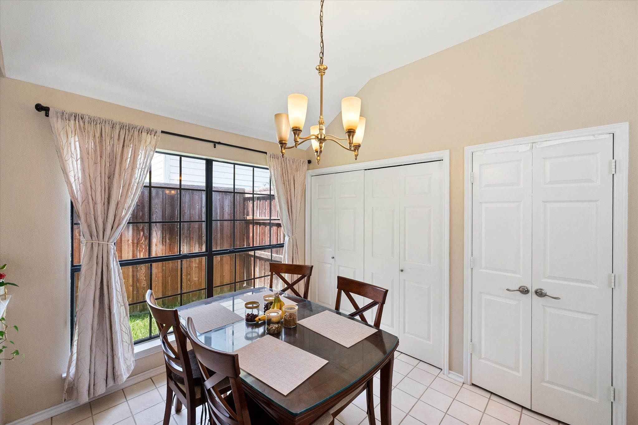 4137 Mapleridge Drive Grapevine TX 76051