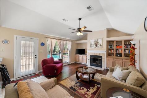 4137 Mapleridge Drive Grapevine TX 76051