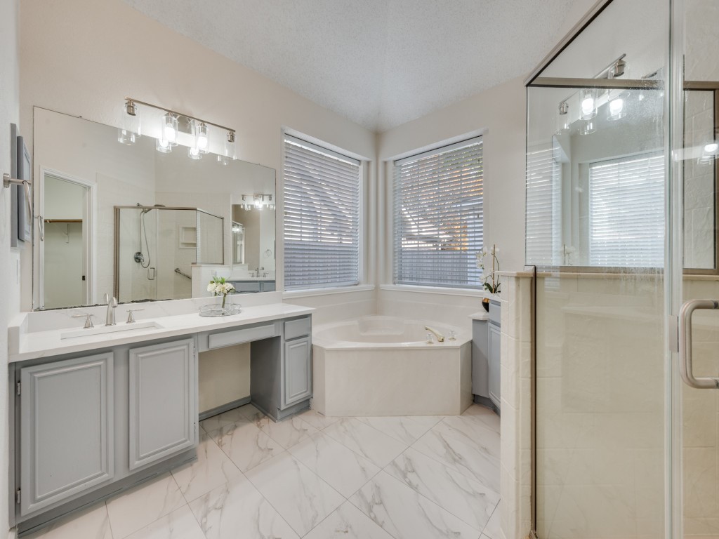 214 Jennifer Lane Arlington TX 76002