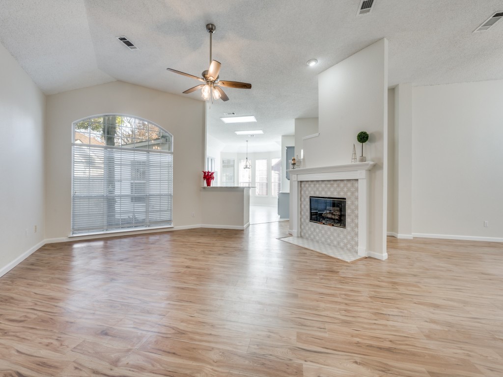 214 Jennifer Lane Arlington TX 76002