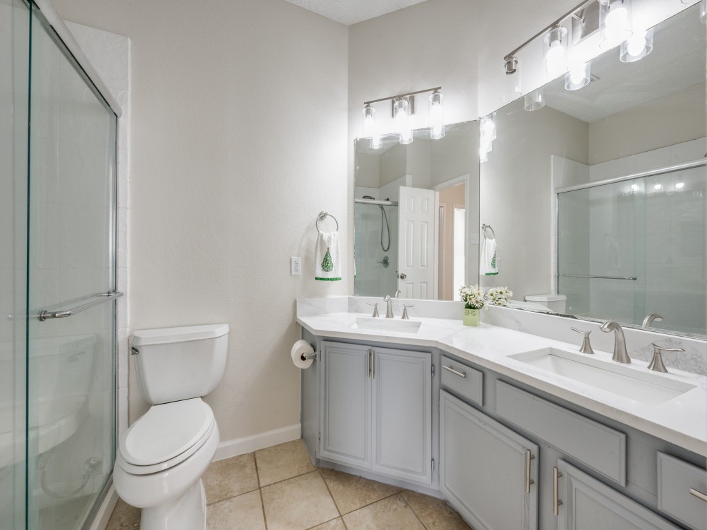 214 Jennifer Lane Arlington TX 76002