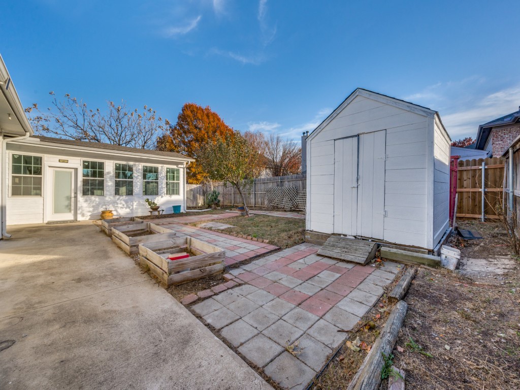214 Jennifer Lane Arlington TX 76002