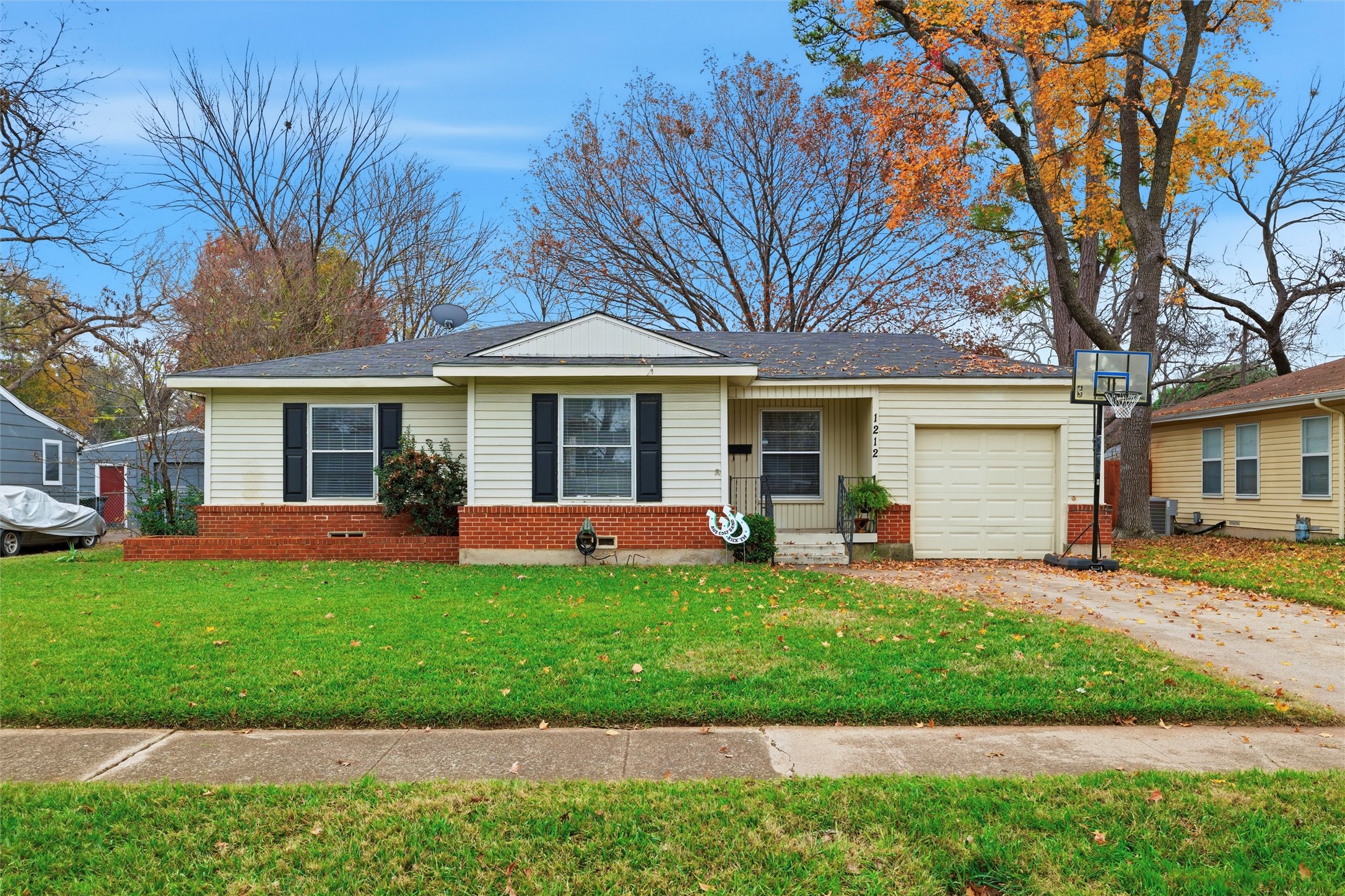 1212 W Lovers Lane Arlington TX 76013