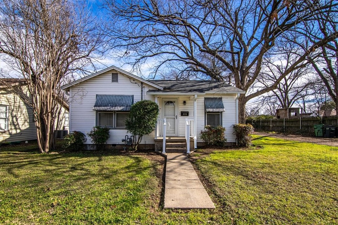 606 N Davis Street West TX 76691