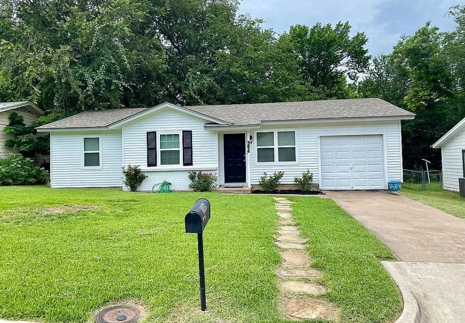 306 Live Oak Lane Weatherford TX 76086