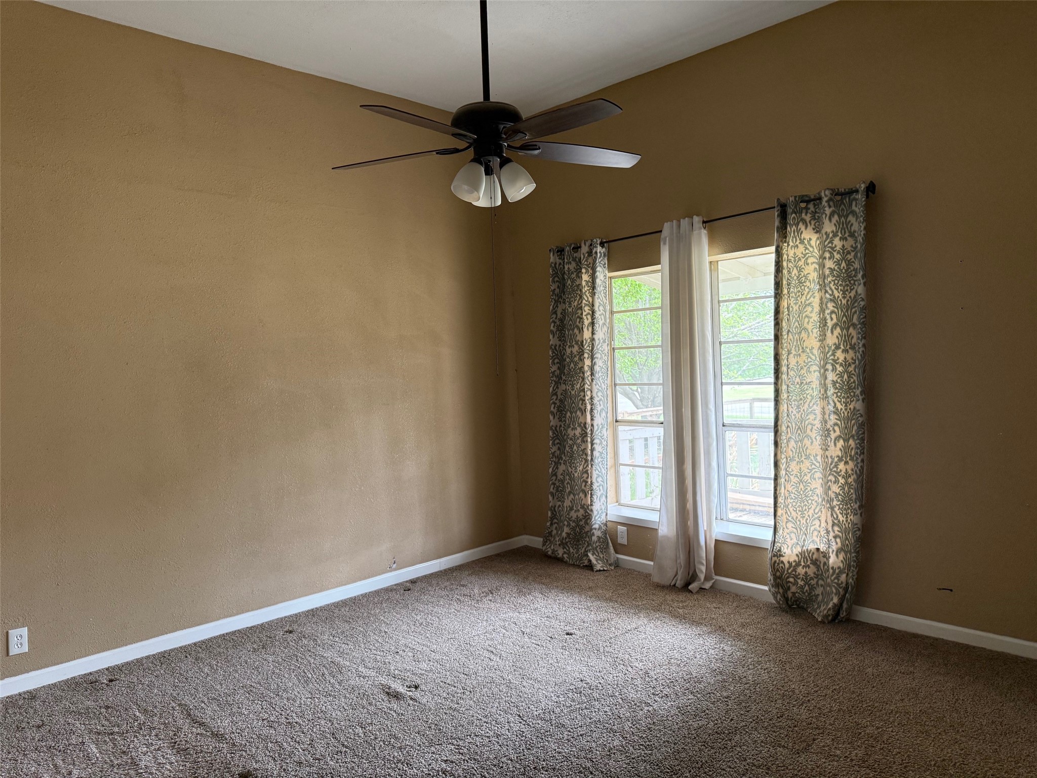 280 W 4th Street Crawford TX 76638