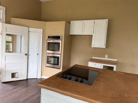 280 W 4th Street Crawford TX 76638